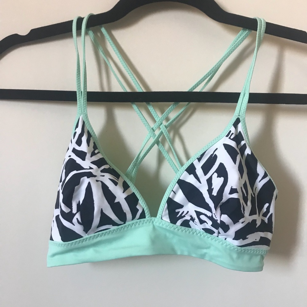 lululemon never worn reversible pattern bikini top